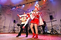 03 BordfAMaB 2025-03-01 18  Am Nekelsamstag - ein Highlight - Es ist UNSER Tag. Um acht Uhr in der Früh werden mir Böllerschüssen am WYNDHAM Hotel Duisburger Hof geweckt. Gut gefrühstückt fahren wir nach Marxloh. Dort beginnt in diesem Jahr am neuen Tag zur neuen Uhrzeit der Kinderkarnevalszug Richtung Hamborn. Nach dem Umzug noch kurz der Empfang in der Hamborner Sparkassenfiliale und dann gehts noch weiter mit Terminen. Abends dann zum Bordfest der KG Alle Mann an Bord und danach zur Prunksitzung der KG Rot-Gold Laar. : DVPJ, Holger II, Kinderprinz Phil II., Prinzessin, Mia I., Prinzessin Mia I., HDK, Duisburg, Karneval, Helau, Tollität, Event, Session 2024, Session 2025, Hauptausschuss, Gemeinschaft, Hauptausschuss Karneval Duisburg, Duisburg ist echt