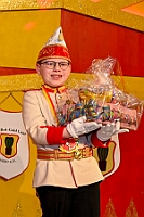 04 Prunks RGLaar2025-03-01 23  Am Nekelsamstag - ein Highlight - Es ist UNSER Tag. Um acht Uhr in der Früh werden mir Böllerschüssen am WYNDHAM Hotel Duisburger Hof geweckt. Gut gefrühstückt fahren wir nach Marxloh. Dort beginnt in diesem Jahr am neuen Tag zur neuen Uhrzeit der Kinderkarnevalszug Richtung Hamborn. Nach dem Umzug noch kurz der Empfang in der Hamborner Sparkassenfiliale und dann gehts noch weiter mit Terminen. Abends dann zum Bordfest der KG Alle Mann an Bord und danach zur Prunksitzung der KG Rot-Gold Laar. : DVPJ, Holger II, Kinderprinz Phil II., Prinzessin, Mia I., Prinzessin Mia I., HDK, Duisburg, Karneval, Helau, Tollität, Event, Session 2024, Session 2025, Hauptausschuss, Gemeinschaft, Hauptausschuss Karneval Duisburg, Duisburg ist echt