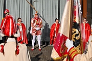 Rosenmontag 2025-03-03 006  Unser Rosenmontag 2025 - Nicht ganz so früh wie wir wird Prinz Holger II. geweckt, mit Böllerschüssen die vor dem IntercityHotel über den Bahnhofsvorplatz donnern. Danach geht es dann zum Prinzenfrühstück zum OB Sören Link ins Rathaus. Mit einer Stunde Verspätung rollt der Rosenmontagszug um 14:11 Uhr dann endlich los. Mit einem riesiger Jubelsturm empfängt uns das Publikum auf dem Opernplatz. Dann kommt die After-Zug-Party. Ein letztes Mal machen wir unser Programm. Jetzt kommt der Zeitpunkt unserer Verabschiedung, nochmal Jubel und dann ist Schluß. : DVPJ, Holger II, Kinderprinz Phil II., Prinzessin, Mia I., Prinzessin Mia I., HDK, Duisburg, Karneval, Helau, Tollität, Event, Session 2024, Session 2025, Hauptausschuss, Gemeinschaft, Hauptausschuss Karneval Duisburg, Duisburg ist echt