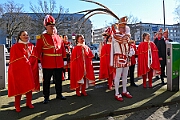 Rosenmontag 2025-03-03 018  Unser Rosenmontag 2025 - Nicht ganz so früh wie wir wird Prinz Holger II. geweckt, mit Böllerschüssen die vor dem IntercityHotel über den Bahnhofsvorplatz donnern. Danach geht es dann zum Prinzenfrühstück zum OB Sören Link ins Rathaus. Mit einer Stunde Verspätung rollt der Rosenmontagszug um 14:11 Uhr dann endlich los. Mit einem riesiger Jubelsturm empfängt uns das Publikum auf dem Opernplatz. Dann kommt die After-Zug-Party. Ein letztes Mal machen wir unser Programm. Jetzt kommt der Zeitpunkt unserer Verabschiedung, nochmal Jubel und dann ist Schluß. : DVPJ, Holger II, Kinderprinz Phil II., Prinzessin, Mia I., Prinzessin Mia I., HDK, Duisburg, Karneval, Helau, Tollität, Event, Session 2024, Session 2025, Hauptausschuss, Gemeinschaft, Hauptausschuss Karneval Duisburg, Duisburg ist echt