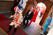Rosenmontag 2025-03-03 020  Unser Rosenmontag 2025 - Nicht ganz so früh wie wir wird Prinz Holger II. geweckt, mit Böllerschüssen die vor dem IntercityHotel über den Bahnhofsvorplatz donnern. Danach geht es dann zum Prinzenfrühstück zum OB Sören Link ins Rathaus. Mit einer Stunde Verspätung rollt der Rosenmontagszug um 14:11 Uhr dann endlich los. Mit einem riesiger Jubelsturm empfängt uns das Publikum auf dem Opernplatz. Dann kommt die After-Zug-Party. Ein letztes Mal machen wir unser Programm. Jetzt kommt der Zeitpunkt unserer Verabschiedung, nochmal Jubel und dann ist Schluß. : DVPJ, Holger II, Kinderprinz Phil II., Prinzessin, Mia I., Prinzessin Mia I., HDK, Duisburg, Karneval, Helau, Tollität, Event, Session 2024, Session 2025, Hauptausschuss, Gemeinschaft, Hauptausschuss Karneval Duisburg, Duisburg ist echt