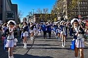 Rosenmontag 2025-03-03 048  Unser Rosenmontag 2025 - Nicht ganz so früh wie wir wird Prinz Holger II. geweckt, mit Böllerschüssen die vor dem IntercityHotel über den Bahnhofsvorplatz donnern. Danach geht es dann zum Prinzenfrühstück zum OB Sören Link ins Rathaus. Mit einer Stunde Verspätung rollt der Rosenmontagszug um 14:11 Uhr dann endlich los. Mit einem riesiger Jubelsturm empfängt uns das Publikum auf dem Opernplatz. Dann kommt die After-Zug-Party. Ein letztes Mal machen wir unser Programm. Jetzt kommt der Zeitpunkt unserer Verabschiedung, nochmal Jubel und dann ist Schluß. : DVPJ, Holger II, Kinderprinz Phil II., Prinzessin, Mia I., Prinzessin Mia I., HDK, Duisburg, Karneval, Helau, Tollität, Event, Session 2024, Session 2025, Hauptausschuss, Gemeinschaft, Hauptausschuss Karneval Duisburg, Duisburg ist echt