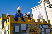Rosenmontag 2025-03-03 052  Unser Rosenmontag 2025 - Nicht ganz so früh wie wir wird Prinz Holger II. geweckt, mit Böllerschüssen die vor dem IntercityHotel über den Bahnhofsvorplatz donnern. Danach geht es dann zum Prinzenfrühstück zum OB Sören Link ins Rathaus. Mit einer Stunde Verspätung rollt der Rosenmontagszug um 14:11 Uhr dann endlich los. Mit einem riesiger Jubelsturm empfängt uns das Publikum auf dem Opernplatz. Dann kommt die After-Zug-Party. Ein letztes Mal machen wir unser Programm. Jetzt kommt der Zeitpunkt unserer Verabschiedung, nochmal Jubel und dann ist Schluß. : DVPJ, Holger II, Kinderprinz Phil II., Prinzessin, Mia I., Prinzessin Mia I., HDK, Duisburg, Karneval, Helau, Tollität, Event, Session 2024, Session 2025, Hauptausschuss, Gemeinschaft, Hauptausschuss Karneval Duisburg, Duisburg ist echt