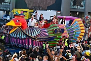 Rosenmontag 2025-03-03 070  Unser Rosenmontag 2025 - Nicht ganz so früh wie wir wird Prinz Holger II. geweckt, mit Böllerschüssen die vor dem IntercityHotel über den Bahnhofsvorplatz donnern. Danach geht es dann zum Prinzenfrühstück zum OB Sören Link ins Rathaus. Mit einer Stunde Verspätung rollt der Rosenmontagszug um 14:11 Uhr dann endlich los. Mit einem riesiger Jubelsturm empfängt uns das Publikum auf dem Opernplatz. Dann kommt die After-Zug-Party. Ein letztes Mal machen wir unser Programm. Jetzt kommt der Zeitpunkt unserer Verabschiedung, nochmal Jubel und dann ist Schluß. : DVPJ, Holger II, Kinderprinz Phil II., Prinzessin, Mia I., Prinzessin Mia I., HDK, Duisburg, Karneval, Helau, Tollität, Event, Session 2024, Session 2025, Hauptausschuss, Gemeinschaft, Hauptausschuss Karneval Duisburg, Duisburg ist echt