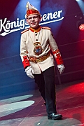 Rosenmontag 2025-03-03 088  Unser Rosenmontag 2025 - Nicht ganz so früh wie wir wird Prinz Holger II. geweckt, mit Böllerschüssen die vor dem IntercityHotel über den Bahnhofsvorplatz donnern. Danach geht es dann zum Prinzenfrühstück zum OB Sören Link ins Rathaus. Mit einer Stunde Verspätung rollt der Rosenmontagszug um 14:11 Uhr dann endlich los. Mit einem riesiger Jubelsturm empfängt uns das Publikum auf dem Opernplatz. Dann kommt die After-Zug-Party. Ein letztes Mal machen wir unser Programm. Jetzt kommt der Zeitpunkt unserer Verabschiedung, nochmal Jubel und dann ist Schluß. : DVPJ, Holger II, Kinderprinz Phil II., Prinzessin, Mia I., Prinzessin Mia I., HDK, Duisburg, Karneval, Helau, Tollität, Event, Session 2024, Session 2025, Hauptausschuss, Gemeinschaft, Hauptausschuss Karneval Duisburg, Duisburg ist echt