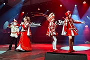Rosenmontag 2025-03-03 091  Unser Rosenmontag 2025 - Nicht ganz so früh wie wir wird Prinz Holger II. geweckt, mit Böllerschüssen die vor dem IntercityHotel über den Bahnhofsvorplatz donnern. Danach geht es dann zum Prinzenfrühstück zum OB Sören Link ins Rathaus. Mit einer Stunde Verspätung rollt der Rosenmontagszug um 14:11 Uhr dann endlich los. Mit einem riesiger Jubelsturm empfängt uns das Publikum auf dem Opernplatz. Dann kommt die After-Zug-Party. Ein letztes Mal machen wir unser Programm. Jetzt kommt der Zeitpunkt unserer Verabschiedung, nochmal Jubel und dann ist Schluß. : DVPJ, Holger II, Kinderprinz Phil II., Prinzessin, Mia I., Prinzessin Mia I., HDK, Duisburg, Karneval, Helau, Tollität, Event, Session 2024, Session 2025, Hauptausschuss, Gemeinschaft, Hauptausschuss Karneval Duisburg, Duisburg ist echt
