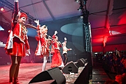 Rosenmontag 2025-03-03 095  Unser Rosenmontag 2025 - Nicht ganz so früh wie wir wird Prinz Holger II. geweckt, mit Böllerschüssen die vor dem IntercityHotel über den Bahnhofsvorplatz donnern. Danach geht es dann zum Prinzenfrühstück zum OB Sören Link ins Rathaus. Mit einer Stunde Verspätung rollt der Rosenmontagszug um 14:11 Uhr dann endlich los. Mit einem riesiger Jubelsturm empfängt uns das Publikum auf dem Opernplatz. Dann kommt die After-Zug-Party. Ein letztes Mal machen wir unser Programm. Jetzt kommt der Zeitpunkt unserer Verabschiedung, nochmal Jubel und dann ist Schluß. : DVPJ, Holger II, Kinderprinz Phil II., Prinzessin, Mia I., Prinzessin Mia I., HDK, Duisburg, Karneval, Helau, Tollität, Event, Session 2024, Session 2025, Hauptausschuss, Gemeinschaft, Hauptausschuss Karneval Duisburg, Duisburg ist echt