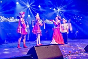 Rosenmontag 2025-03-03 111  Unser Rosenmontag 2025 - Nicht ganz so früh wie wir wird Prinz Holger II. geweckt, mit Böllerschüssen die vor dem IntercityHotel über den Bahnhofsvorplatz donnern. Danach geht es dann zum Prinzenfrühstück zum OB Sören Link ins Rathaus. Mit einer Stunde Verspätung rollt der Rosenmontagszug um 14:11 Uhr dann endlich los. Mit einem riesiger Jubelsturm empfängt uns das Publikum auf dem Opernplatz. Dann kommt die After-Zug-Party. Ein letztes Mal machen wir unser Programm. Jetzt kommt der Zeitpunkt unserer Verabschiedung, nochmal Jubel und dann ist Schluß. : DVPJ, Holger II, Kinderprinz Phil II., Prinzessin, Mia I., Prinzessin Mia I., HDK, Duisburg, Karneval, Helau, Tollität, Event, Session 2024, Session 2025, Hauptausschuss, Gemeinschaft, Hauptausschuss Karneval Duisburg, Duisburg ist echt