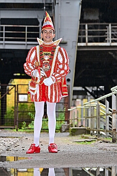 Ornat Shooting 2026-01-03 12  Foto-Shooting -- Bei nicht besonders freundlichem Wetter fand unser Shooting für dei Offiziellen Fotos im Ornat im Landschaftspark Nord statt. : DVPJ, Holger II, Kinderprinz Phil II., Prinzessin, Mia I., Prinzessin Mia I., HDK, Duisburg, Karneval, Helau, Tollität, Event, Session 2024, Session 2025, Hauptausschuss, Gemeinschaft, Hauptausschuss Karneval Duisburg, Duisburg ist echt