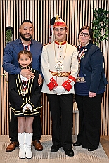 Kuerung Steinhof 2026-01-04 119  Unsere Kürung - Premiere - Im so genannten „Gürzenich“ von Duisburg, dem Steinhof in Huckingen fand am Sonntag, 4. Januar 2026, zum ersten Mal die Kürung einer Kinderprinzencrew statt. Wir sind nun als Prinz Juls I., Prinzessin Aileen I. mit Hofmarschall Sami und Pagin Paula der Stadt Duisburg 2026 inthronisiert. : DVPJ, Holger II, Kinderprinz Phil II., Prinzessin, Mia I., Prinzessin Mia I., HDK, Duisburg, Karneval, Helau, Tollität, Event, Session 2024, Session 2025, Hauptausschuss, Gemeinschaft, Hauptausschuss Karneval Duisburg, Duisburg ist echt