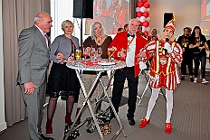 02 77Jahre RoteFunken 2026- 02-02 10  Sonntags Tour, 1. Februar - Am Sonntagvormittag, Damensitzung, war unser 1. Heimspiel bei den » Blauen Jungs « in der Aula vom Reinhard-und-Max-Mannesmann-Gymnasium. Danach in die 5. Etage vom IntercityHotel, 77 Jahre Rote Funken werden dort gefeiert. Später und der Gnadenkirche in Neumühl feierten die Senioren Karneval. Weiter ging es dann in der Rheinhausenhalle mit der Damensitzung von Rot-Weiß. Im Steinhof stand dann die Kindersitzung von den Musketieren auf dem Programm. Zum späten Nachmittag ging es dann etwas kleiner zu, Tanztee der SPD Großenbaum/Rahm im Coupe 1900. : DVPJ, Toni I, Kinderprinz Juls I., Juls I., Prinzessin, Aileen I., Prinzessin Aileen I., HDK, Duisburg, Karneval, Helau, Tollität, Event, Session 2025, Session 2026, Hauptausschuss, Gemeinschaft, Hauptausschuss Karneval Duisburg, Duisburg ist echt