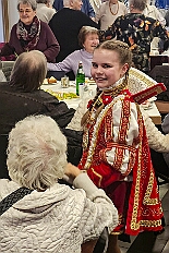 03 SeniorKa Gnadenkirche 2026- 02-02 06  Sonntags Tour, 1. Februar - Am Sonntagvormittag, Damensitzung, war unser 1. Heimspiel bei den » Blauen Jungs « in der Aula vom Reinhard-und-Max-Mannesmann-Gymnasium. Danach in die 5. Etage vom IntercityHotel, 77 Jahre Rote Funken werden dort gefeiert. Später und der Gnadenkirche in Neumühl feierten die Senioren Karneval. Weiter ging es dann in der Rheinhausenhalle mit der Damensitzung von Rot-Weiß. Im Steinhof stand dann die Kindersitzung von den Musketieren auf dem Programm. Zum späten Nachmittag ging es dann etwas kleiner zu, Tanztee der SPD Großenbaum/Rahm im Coupe 1900. : DVPJ, Toni I, Kinderprinz Juls I., Juls I., Prinzessin, Aileen I., Prinzessin Aileen I., HDK, Duisburg, Karneval, Helau, Tollität, Event, Session 2025, Session 2026, Hauptausschuss, Gemeinschaft, Hauptausschuss Karneval Duisburg, Duisburg ist echt