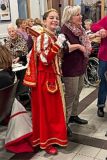 03 SeniorKa Gnadenkirche 2026- 02-02 08  Sonntags Tour, 1. Februar - Am Sonntagvormittag, Damensitzung, war unser 1. Heimspiel bei den » Blauen Jungs « in der Aula vom Reinhard-und-Max-Mannesmann-Gymnasium. Danach in die 5. Etage vom IntercityHotel, 77 Jahre Rote Funken werden dort gefeiert. Später und der Gnadenkirche in Neumühl feierten die Senioren Karneval. Weiter ging es dann in der Rheinhausenhalle mit der Damensitzung von Rot-Weiß. Im Steinhof stand dann die Kindersitzung von den Musketieren auf dem Programm. Zum späten Nachmittag ging es dann etwas kleiner zu, Tanztee der SPD Großenbaum/Rahm im Coupe 1900. : DVPJ, Toni I, Kinderprinz Juls I., Juls I., Prinzessin, Aileen I., Prinzessin Aileen I., HDK, Duisburg, Karneval, Helau, Tollität, Event, Session 2025, Session 2026, Hauptausschuss, Gemeinschaft, Hauptausschuss Karneval Duisburg, Duisburg ist echt