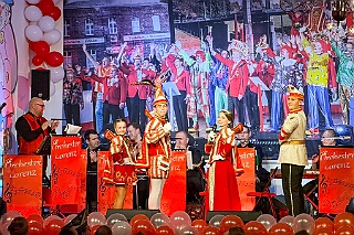 02 Fluesters Prinzgrd 2026-02-04 07  Mittwoch, 4. Februar - Der 2. karnvalistischem Nachmittag der KFD St. Peter und Paul Gemeinde in Huckingen war unser Auftakt an diesem Tag. Eine Super Stimmung im Saal. Gestärkt mit ausreichend Kuchen und Kaffee ginge dann nach Walsum. In Open Rheins „Zum Johanniter“  fan die „Flüstersitzung“ der Prinzengarde statt.