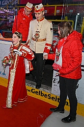 01 KarnevalOnIce 2026-02-06 11  alleato Arena und Ordensessen - Am späten Freitagnachmittag hieß es zum 4. Mal „Karneval on Ice“ . Nach der Premiere 2023 ist diese Veranstaltung weiterhin beliebt.  Das (Spaß)Eishockeyspiel der Teams Karneval vs. Stadt Duisburg endete 10:10. Nach diesem Besuch waren noch bei der Ehrengarde, diese hat den „Großen Orden“ an Joachim Loosen verliehen. : DVPJ, Toni I, Kinderprinz Juls I., Juls I., Prinzessin, Aileen I., Prinzessin Aileen I., HDK, Duisburg, Karneval, Helau, Tollität, Event, Session 2025, Session 2026, Hauptausschuss, Gemeinschaft, Hauptausschuss Karneval Duisburg, Duisburg ist echt