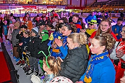 01 KarnevalOnIce 2026-02-06 15  alleato Arena und Ordensessen - Am späten Freitagnachmittag hieß es zum 4. Mal „Karneval on Ice“ . Nach der Premiere 2023 ist diese Veranstaltung weiterhin beliebt.  Das (Spaß)Eishockeyspiel der Teams Karneval vs. Stadt Duisburg endete 10:10. Nach diesem Besuch waren noch bei der Ehrengarde, diese hat den „Großen Orden“ an Joachim Loosen verliehen. : DVPJ, Toni I, Kinderprinz Juls I., Juls I., Prinzessin, Aileen I., Prinzessin Aileen I., HDK, Duisburg, Karneval, Helau, Tollität, Event, Session 2025, Session 2026, Hauptausschuss, Gemeinschaft, Hauptausschuss Karneval Duisburg, Duisburg ist echt