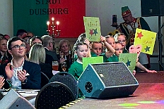 05 Buergergala 2026-02-07 04  Samstags Tour, 7. Februar - Mittags begann unsere Tour, insgesamt 7 Auftritte, im Hewag Seniorenstift an der Karl-Jarres-Straße. Es folgte dann im Karl Martin Haus bei den Jungschützen, begleitet von unserer Minigarde, der nächste Termin. Nach sportlichen Stop dann beim OSC in Rheinhausen ging es zur Mädchensitzung von Rot-Weiß Hamborn-Marxloh. Von dort in die City, einmal zur die Galasitzung der Bürgergarde im WYNDHAM Hotel und dann die Damensitzung vom Sonnigen Süden. Zum Schluss war dann noch das Kostümfest der „Hippen“ in Großenbaum.