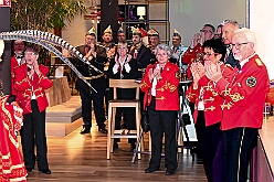 Prinzenem Intercity 2026- 02-10 13  Mal nicht wie immer - Eigentlich ist es Tradition der Roten Funken zu ihrem Prinzenempfang am Mittwoch vor Altweiber zu bitten. Dieses Jahr wurden im IntercityHotel die Tollitätten unvermeidbar einen Tag vorher : DVPJ, Toni I, Kinderprinz Juls I., Juls I., Prinzessin, Aileen I., Prinzessin Aileen I., HDK, Duisburg, Karneval, Helau, Tollität, Event, Session 2025, Session 2026, Hauptausschuss, Gemeinschaft, Hauptausschuss Karneval Duisburg, Duisburg ist echt