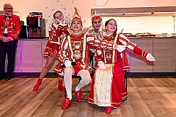 Prinzenem Intercity 2026- 02-10 14  Mal nicht wie immer - Eigentlich ist es Tradition der Roten Funken zu ihrem Prinzenempfang am Mittwoch vor Altweiber zu bitten. Dieses Jahr wurden im IntercityHotel die Tollitätten unvermeidbar einen Tag vorher : DVPJ, Toni I, Kinderprinz Juls I., Juls I., Prinzessin, Aileen I., Prinzessin Aileen I., HDK, Duisburg, Karneval, Helau, Tollität, Event, Session 2025, Session 2026, Hauptausschuss, Gemeinschaft, Hauptausschuss Karneval Duisburg, Duisburg ist echt