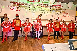 Prinzenem Intercity 2026- 02-10 38  Mal nicht wie immer - Eigentlich ist es Tradition der Roten Funken zu ihrem Prinzenempfang am Mittwoch vor Altweiber zu bitten. Dieses Jahr wurden im IntercityHotel die Tollitätten unvermeidbar einen Tag vorher : DVPJ, Toni I, Kinderprinz Juls I., Juls I., Prinzessin, Aileen I., Prinzessin Aileen I., HDK, Duisburg, Karneval, Helau, Tollität, Event, Session 2025, Session 2026, Hauptausschuss, Gemeinschaft, Hauptausschuss Karneval Duisburg, Duisburg ist echt