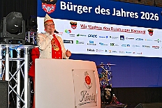 08 HDK Buerger desJahrse 2026- 02-11 03  Mittwochs Tour, 11. Februar - Um 10 Uhr ging es an diesem Tag auf Karnevalsfeier der GGS Tonstraße für uns los. Danach waren dann 2 Termine mit Prinz Toni zusammen, einmal der Rathausempfang in Rheinhausen und das Wiegen bei der DEKRA. Am Nachmittag standen 3 Seniorenkarnevaslfeiern an, bei Casa Mia in Röttgersbach und den Hewag-Zentren Hufstraße und Brauerstraße. Nach dem Kurzbesuch bei den Lebensräumen Duisburg ging es in den Steinhof zum Abend für den Bürger des Jahres. : DVPJ, Toni I, Kinderprinz Juls I., Juls I., Prinzessin, Aileen I., Prinzessin Aileen I., HDK, Duisburg, Karneval, Helau, Tollität, Event, Session 2025, Session 2026, Hauptausschuss, Gemeinschaft, Hauptausschuss Karneval Duisburg, Duisburg ist echt