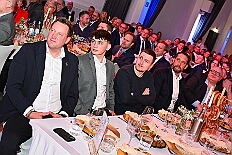 08 HDK Buerger desJahrse 2026- 02-11 14  Mittwochs Tour, 11. Februar - Um 10 Uhr ging es an diesem Tag auf Karnevalsfeier der GGS Tonstraße für uns los. Danach waren dann 2 Termine mit Prinz Toni zusammen, einmal der Rathausempfang in Rheinhausen und das Wiegen bei der DEKRA. Am Nachmittag standen 3 Seniorenkarnevaslfeiern an, bei Casa Mia in Röttgersbach und den Hewag-Zentren Hufstraße und Brauerstraße. Nach dem Kurzbesuch bei den Lebensräumen Duisburg ging es in den Steinhof zum Abend für den Bürger des Jahres. : DVPJ, Toni I, Kinderprinz Juls I., Juls I., Prinzessin, Aileen I., Prinzessin Aileen I., HDK, Duisburg, Karneval, Helau, Tollität, Event, Session 2025, Session 2026, Hauptausschuss, Gemeinschaft, Hauptausschuss Karneval Duisburg, Duisburg ist echt