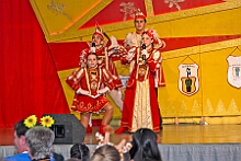 07 Familienk RG Laar 2026- 02-12 06  Weiberfastnachts Tour, 11. Februar - Schon um 9 Uhr begann dieser ereignisreicher Tag für uns mit der Karnevalsfeier in der GGS Habichtstraße. Im HDK Festzelt wurden wir danach fanatisch gefeiert. Weiter ging es dann zu Hargreaves und ins LANUV zur der Firmenfeiern. Zwischendurch seine Seniorenfeier der AWO Karl-Jarres-Straße. Im Ratskeller feiern die Nordvereine Altweiber. In Folge fahren wir nach Laar, einmal zum Familienkarneval der KG Rot-Gold und die KFD feier im St. Ewald. Der vorletzte Auftritt dann die Altweibersitzung bei der Ehrengarde bevor es zum erneuten Heimspiel  zur Altweiber-Party in den Heimathafen geht. : DVPJ, Toni I, Kinderprinz Juls I., Juls I., Prinzessin, Aileen I., Prinzessin Aileen I., HDK, Duisburg, Karneval, Helau, Tollität, Event, Session 2025, Session 2026, Hauptausschuss, Gemeinschaft, Hauptausschuss Karneval Duisburg, Duisburg ist echt