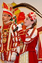 08 KFD StEwaldi Laar 2026- 02-12 07  Weiberfastnachts Tour, 11. Februar - Schon um 9 Uhr begann dieser ereignisreicher Tag für uns mit der Karnevalsfeier in der GGS Habichtstraße. Im HDK Festzelt wurden wir danach fanatisch gefeiert. Weiter ging es dann zu Hargreaves und ins LANUV zur der Firmenfeiern. Zwischendurch seine Seniorenfeier der AWO Karl-Jarres-Straße. Im Ratskeller feiern die Nordvereine Altweiber. In Folge fahren wir nach Laar, einmal zum Familienkarneval der KG Rot-Gold und die KFD feier im St. Ewald. Der vorletzte Auftritt dann die Altweibersitzung bei der Ehrengarde bevor es zum erneuten Heimspiel  zur Altweiber-Party in den Heimathafen geht. : DVPJ, Toni I, Kinderprinz Juls I., Juls I., Prinzessin, Aileen I., Prinzessin Aileen I., HDK, Duisburg, Karneval, Helau, Tollität, Event, Session 2025, Session 2026, Hauptausschuss, Gemeinschaft, Hauptausschuss Karneval Duisburg, Duisburg ist echt