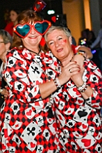 09 AltweibEhrengarde 2026- 02-12 14  Weiberfastnachts Tour, 11. Februar - Schon um 9 Uhr begann dieser ereignisreicher Tag für uns mit der Karnevalsfeier in der GGS Habichtstraße. Im HDK Festzelt wurden wir danach fanatisch gefeiert. Weiter ging es dann zu Hargreaves und ins LANUV zur der Firmenfeiern. Zwischendurch seine Seniorenfeier der AWO Karl-Jarres-Straße. Im Ratskeller feiern die Nordvereine Altweiber. In Folge fahren wir nach Laar, einmal zum Familienkarneval der KG Rot-Gold und die KFD feier im St. Ewald. Der vorletzte Auftritt dann die Altweibersitzung bei der Ehrengarde bevor es zum erneuten Heimspiel  zur Altweiber-Party in den Heimathafen geht. : DVPJ, Toni I, Kinderprinz Juls I., Juls I., Prinzessin, Aileen I., Prinzessin Aileen I., HDK, Duisburg, Karneval, Helau, Tollität, Event, Session 2025, Session 2026, Hauptausschuss, Gemeinschaft, Hauptausschuss Karneval Duisburg, Duisburg ist echt