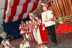 01 Kinderka KG Suedstern 2026-02-13 13  Kinderkarneval und Kostümfest   Der Karnevalsfreitag und seine Traditionen. Zuerst waren im Sermer Festzelt auf dem Kasselle-Pitter-Platz zum dortigen Kinderkarneval. Am frühen Abend hatte dann noch der SZ der Prinzengarde in der Gaststätte „Zum Treffpunkt“ zum Kostümfest eingeladen. : DVPJ, Toni I, Kinderprinz Juls I., Juls I., Prinzessin, Aileen I., Prinzessin Aileen I., HDK, Duisburg, Karneval, Helau, Tollität, Event, Session 2025, Session 2026, Hauptausschuss, Gemeinschaft, Hauptausschuss Karneval Duisburg, Duisburg ist echt