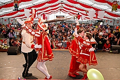 01 Kinderka KG Suedstern 2026-02-13 16  Kinderkarneval und Kostümfest   Der Karnevalsfreitag und seine Traditionen. Zuerst waren im Sermer Festzelt auf dem Kasselle-Pitter-Platz zum dortigen Kinderkarneval. Am frühen Abend hatte dann noch der SZ der Prinzengarde in der Gaststätte „Zum Treffpunkt“ zum Kostümfest eingeladen. : DVPJ, Toni I, Kinderprinz Juls I., Juls I., Prinzessin, Aileen I., Prinzessin Aileen I., HDK, Duisburg, Karneval, Helau, Tollität, Event, Session 2025, Session 2026, Hauptausschuss, Gemeinschaft, Hauptausschuss Karneval Duisburg, Duisburg ist echt