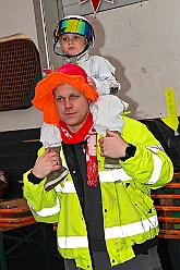 01 Kinderka KG Suedstern 2026-02-13 18  Kinderkarneval und Kostümfest   Der Karnevalsfreitag und seine Traditionen. Zuerst waren im Sermer Festzelt auf dem Kasselle-Pitter-Platz zum dortigen Kinderkarneval. Am frühen Abend hatte dann noch der SZ der Prinzengarde in der Gaststätte „Zum Treffpunkt“ zum Kostümfest eingeladen. : DVPJ, Toni I, Kinderprinz Juls I., Juls I., Prinzessin, Aileen I., Prinzessin Aileen I., HDK, Duisburg, Karneval, Helau, Tollität, Event, Session 2025, Session 2026, Hauptausschuss, Gemeinschaft, Hauptausschuss Karneval Duisburg, Duisburg ist echt