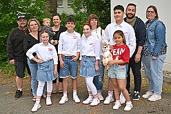 Mercuralia 2025-05-17 28  Maifest 2025 - Am Samstag dem 17. Mai besuchten wir das MERCURALIA der Römergarde in Dinslaken. Es war die XVII. Auflage und wie in jedem Jahr war die Kinderprinzencrew der Glücksbringer bei der Blumen-Frühlingsverlosung. : DVPJ, Holger II, Kinderprinz Phil II., Prinzessin, Mia I., Prinzessin Mia I., HDK, Duisburg, Karneval, Helau, Tollität, Event, Session 2024, Session 2025, Hauptausschuss, Gemeinschaft, Hauptausschuss Karneval Duisburg, Duisburg ist echt