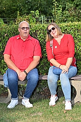 03 Sommerf RoteFunken 2025-08-30 02  Tour-Tag 30. August - Gleich vier Sommerfeste standen auf dem Programm. Begonnen haben wir im Süden Duisburgs, natürlich bei der KG Sonniger-Süden. Dort starteten wir auch endlich mit dem Verkauf unserer Pins. Das nächste Ziel lag in Meiderich, das „Garde-Grillen“ der Duisburger Prinzengarde. Ein kurzer Besuch beim Kinderfest der KG Rote Funken lag auf dem Weg in den Westen Duisburgs zur 1. KG Baerl. : DVPJ, Holger II, Kinderprinz Phil II., Prinzessin, Mia I., Prinzessin Mia I., HDK, Duisburg, Karneval, Helau, Tollität, Event, Session 2024, Session 2025, Hauptausschuss, Gemeinschaft, Hauptausschuss Karneval Duisburg, Duisburg ist echt