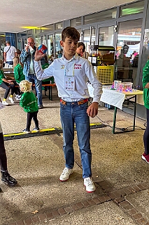 01 KGMarxlJecken 2025-09-13 06  Am Samstag 13. September - Zuerst waren wir in „Mattlerbusch“. Die Marxloher-Jecken „Feierten mit Freunden“ dort auf dem Gelände neben dem Niederrheinischen Karnevalsmusem. Danach gab es das Heimspiel bei unserer KG Alle Mann an Bord. Ein Gartenfest mit den aktiven und passiven Mitgliedern.