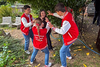 02 KGAMaB  2025-09-13 05  Am Samstag 13. September - Zuerst waren wir in „Mattlerbusch“. Die Marxloher-Jecken „Feierten mit Freunden“ dort auf dem Gelände neben dem Niederrheinischen Karnevalsmusem. Danach gab es das Heimspiel bei unserer KG Alle Mann an Bord. Ein Gartenfest mit den aktiven und passiven Mitgliedern.