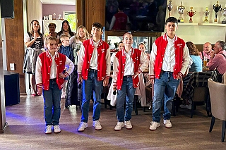 Fruehs KG KoenigDuiss 2025-10-05 02  Oktoberfest Feeling - Auf geht´s morgens um 11 Uhr in der Tennis Gaststätte des DSC Preussen an der Futterstraße. Da hat die KG Königreich Duissern zum „Wies`n Frühschoppen“ geladen.