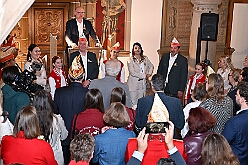 EmpfangRathaus 2025-11-07 14  Empfang im Rathaus der Stadt Duisburg - OB Sören Link empfing se. des. Tollität Kinderprinz Juls  I., Prinzessin Aileen I. Hofmarschall Sami und Patin Paula im Rathaus. Dabei durfte der Eintrag In das goldene Buch der Stadt Duisburg nicht fehlen. : DVPJ, Holger II, Kinderprinz Phil II., Prinzessin, Mia I., Prinzessin Mia I., HDK, Duisburg, Karneval, Helau, Tollität, Event, Session 2024, Session 2025, Hauptausschuss, Gemeinschaft, Hauptausschuss Karneval Duisburg, Duisburg ist echt