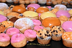 EmpfangRathaus 2025-11-07 26  Empfang im Rathaus der Stadt Duisburg - OB Sören Link empfing se. des. Tollität Kinderprinz Juls  I., Prinzessin Aileen I. Hofmarschall Sami und Patin Paula im Rathaus. Dabei durfte der Eintrag In das goldene Buch der Stadt Duisburg nicht fehlen. : DVPJ, Holger II, Kinderprinz Phil II., Prinzessin, Mia I., Prinzessin Mia I., HDK, Duisburg, Karneval, Helau, Tollität, Event, Session 2024, Session 2025, Hauptausschuss, Gemeinschaft, Hauptausschuss Karneval Duisburg, Duisburg ist echt