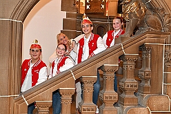 EmpfangRathaus 2025-11-07 28  Empfang im Rathaus der Stadt Duisburg - OB Sören Link empfing se. des. Tollität Kinderprinz Juls  I., Prinzessin Aileen I. Hofmarschall Sami und Patin Paula im Rathaus. Dabei durfte der Eintrag In das goldene Buch der Stadt Duisburg nicht fehlen. : DVPJ, Holger II, Kinderprinz Phil II., Prinzessin, Mia I., Prinzessin Mia I., HDK, Duisburg, Karneval, Helau, Tollität, Event, Session 2024, Session 2025, Hauptausschuss, Gemeinschaft, Hauptausschuss Karneval Duisburg, Duisburg ist echt