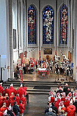 01 AuftaktNordVer 2025-11-07 05  Langer Samstag, der 8. November  - Am Samstagmorgen stand in der Abteikirche der karnevalistische Gottesdienst in Hamborm an. Mit eine kleinen Umzug ging’ s zum dortigen Rathaus. Karnevalsauftakt der Nordvereine. Am frühen Abend dann in Laar zu Rot-Goldenen KG und später zur Party zum Hoppeditzerwachen bei der KG Sonniger Süden. : DVPJ, Holger II, Kinderprinz Phil II., Prinzessin, Mia I., Prinzessin Mia I., HDK, Duisburg, Karneval, Helau, Tollität, Event, Session 2024, Session 2025, Hauptausschuss, Gemeinschaft, Hauptausschuss Karneval Duisburg, Duisburg ist echt