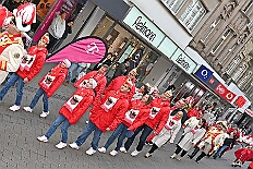 01 AuftaktNordVer 2025-11-07 20  Langer Samstag, der 8. November  - Am Samstagmorgen stand in der Abteikirche der karnevalistische Gottesdienst in Hamborm an. Mit eine kleinen Umzug ging’ s zum dortigen Rathaus. Karnevalsauftakt der Nordvereine. Am frühen Abend dann in Laar zu Rot-Goldenen KG und später zur Party zum Hoppeditzerwachen bei der KG Sonniger Süden. : DVPJ, Holger II, Kinderprinz Phil II., Prinzessin, Mia I., Prinzessin Mia I., HDK, Duisburg, Karneval, Helau, Tollität, Event, Session 2024, Session 2025, Hauptausschuss, Gemeinschaft, Hauptausschuss Karneval Duisburg, Duisburg ist echt