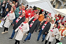 01 AuftaktNordVer 2025-11-07 27  Langer Samstag, der 8. November  - Am Samstagmorgen stand in der Abteikirche der karnevalistische Gottesdienst in Hamborm an. Mit eine kleinen Umzug ging’ s zum dortigen Rathaus. Karnevalsauftakt der Nordvereine. Am frühen Abend dann in Laar zu Rot-Goldenen KG und später zur Party zum Hoppeditzerwachen bei der KG Sonniger Süden. : DVPJ, Holger II, Kinderprinz Phil II., Prinzessin, Mia I., Prinzessin Mia I., HDK, Duisburg, Karneval, Helau, Tollität, Event, Session 2024, Session 2025, Hauptausschuss, Gemeinschaft, Hauptausschuss Karneval Duisburg, Duisburg ist echt