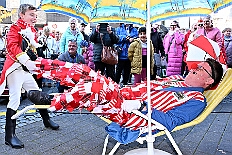 01 AuftaktNordVer 2025-11-07 28  Langer Samstag, der 8. November  - Am Samstagmorgen stand in der Abteikirche der karnevalistische Gottesdienst in Hamborm an. Mit eine kleinen Umzug ging’ s zum dortigen Rathaus. Karnevalsauftakt der Nordvereine. Am frühen Abend dann in Laar zu Rot-Goldenen KG und später zur Party zum Hoppeditzerwachen bei der KG Sonniger Süden. : DVPJ, Holger II, Kinderprinz Phil II., Prinzessin, Mia I., Prinzessin Mia I., HDK, Duisburg, Karneval, Helau, Tollität, Event, Session 2024, Session 2025, Hauptausschuss, Gemeinschaft, Hauptausschuss Karneval Duisburg, Duisburg ist echt