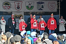 01 AuftaktNordVer 2025-11-07 37  Langer Samstag, der 8. November  - Am Samstagmorgen stand in der Abteikirche der karnevalistische Gottesdienst in Hamborm an. Mit eine kleinen Umzug ging’ s zum dortigen Rathaus. Karnevalsauftakt der Nordvereine. Am frühen Abend dann in Laar zu Rot-Goldenen KG und später zur Party zum Hoppeditzerwachen bei der KG Sonniger Süden. : DVPJ, Holger II, Kinderprinz Phil II., Prinzessin, Mia I., Prinzessin Mia I., HDK, Duisburg, Karneval, Helau, Tollität, Event, Session 2024, Session 2025, Hauptausschuss, Gemeinschaft, Hauptausschuss Karneval Duisburg, Duisburg ist echt