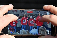 01 AuftaktNordVer 2025-11-07 44  Langer Samstag, der 8. November  - Am Samstagmorgen stand in der Abteikirche der karnevalistische Gottesdienst in Hamborm an. Mit eine kleinen Umzug ging’ s zum dortigen Rathaus. Karnevalsauftakt der Nordvereine. Am frühen Abend dann in Laar zu Rot-Goldenen KG und später zur Party zum Hoppeditzerwachen bei der KG Sonniger Süden. : DVPJ, Holger II, Kinderprinz Phil II., Prinzessin, Mia I., Prinzessin Mia I., HDK, Duisburg, Karneval, Helau, Tollität, Event, Session 2024, Session 2025, Hauptausschuss, Gemeinschaft, Hauptausschuss Karneval Duisburg, Duisburg ist echt