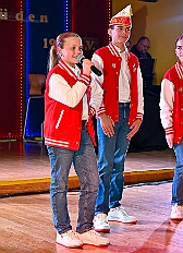 03 Hopped SonnigSued 2025-11-07 04  Langer Samstag, der 8. November  - Am Samstagmorgen stand in der Abteikirche der karnevalistische Gottesdienst in Hamborm an. Mit eine kleinen Umzug ging’ s zum dortigen Rathaus. Karnevalsauftakt der Nordvereine. Am frühen Abend dann in Laar zu Rot-Goldenen KG und später zur Party zum Hoppeditzerwachen bei der KG Sonniger Süden. : DVPJ, Holger II, Kinderprinz Phil II., Prinzessin, Mia I., Prinzessin Mia I., HDK, Duisburg, Karneval, Helau, Tollität, Event, Session 2024, Session 2025, Hauptausschuss, Gemeinschaft, Hauptausschuss Karneval Duisburg, Duisburg ist echt