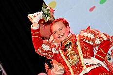 Kuerung Steinhof 2026-01-04 033  Unsere Kürung - Premiere - Im so genannten „Gürzenich“ von Duisburg, dem Steinhof in Huckingen fand am Sonntag, 4. Januar 2026, zum ersten Mal die Kürung einer Kinderprinzencrew statt. Wir sind nun als Prinz Juls I., Prinzessin Aileen I. mit Hofmarschall Sami und Pagin Paula der Stadt Duisburg 2026 inthronisiert. : DVPJ, Holger II, Kinderprinz Phil II., Prinzessin, Mia I., Prinzessin Mia I., HDK, Duisburg, Karneval, Helau, Tollität, Event, Session 2024, Session 2025, Hauptausschuss, Gemeinschaft, Hauptausschuss Karneval Duisburg, Duisburg ist echt