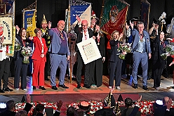 Kuer Toni I 2026-01-10 17  Galaabend zur Prinzenkürung - Samstag der 10. Januar 2026, ein ein stimmungsvoller Abend umringt die Kürung se. Tollität Prinz Toni I. in der restlos ausverkauften Mercatorhalle. Nach dem Einmarsch der Standarten und der Begrüßung vom HDK Präsidenten „Michel“ Jansen zeigten wir unser komplettes Programm den 1000 Gästen. : DVPJ, no.6207 Press D, Toni I, Kinderprinz Juls I., Juls I., Prinzessin, Aileen I., Prinzessin Aileen I., HDK, Duisburg, Karneval, Helau, Tollität, Event, Session 2025, Session 2026, Hauptausschuss, Gemeinschaft, Hauptausschuss Karneval Duisburg, Duisburg ist echt