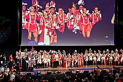 Kuer Toni I 2026-01-10 69  Galaabend zur Prinzenkürung - Samstag der 10. Januar 2026, ein ein stimmungsvoller Abend umringt die Kürung se. Tollität Prinz Toni I. in der restlos ausverkauften Mercatorhalle. Nach dem Einmarsch der Standarten und der Begrüßung vom HDK Präsidenten „Michel“ Jansen zeigten wir unser komplettes Programm den 1000 Gästen. : DVPJ, no.6207 Press D, Toni I, Kinderprinz Juls I., Juls I., Prinzessin, Aileen I., Prinzessin Aileen I., HDK, Duisburg, Karneval, Helau, Tollität, Event, Session 2025, Session 2026, Hauptausschuss, Gemeinschaft, Hauptausschuss Karneval Duisburg, Duisburg ist echt